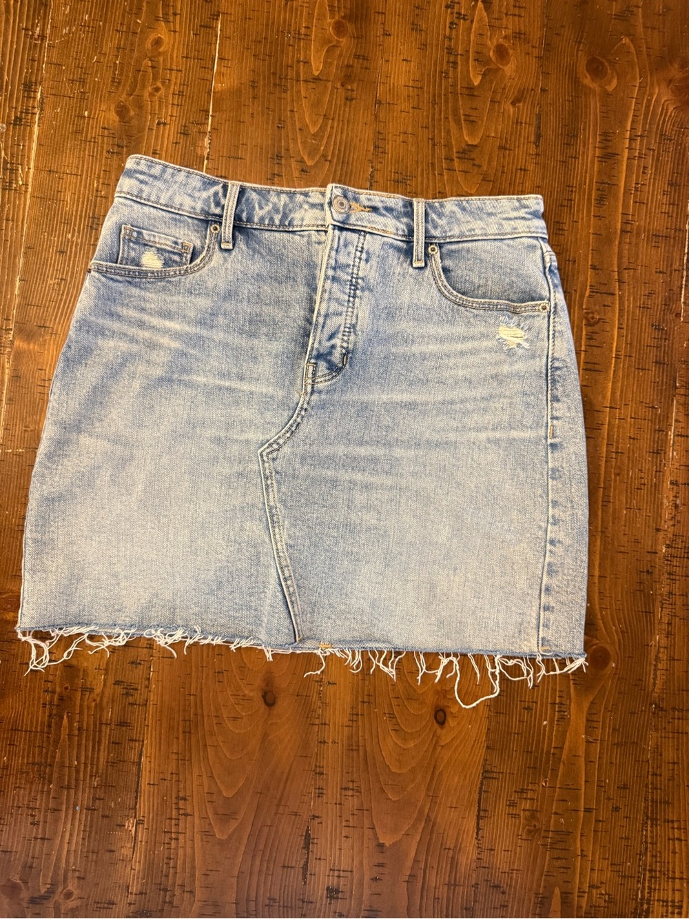 Old Navy Denim Mini Skirt Light Wash Raw Hem Multi Button Sz 4 NWOT